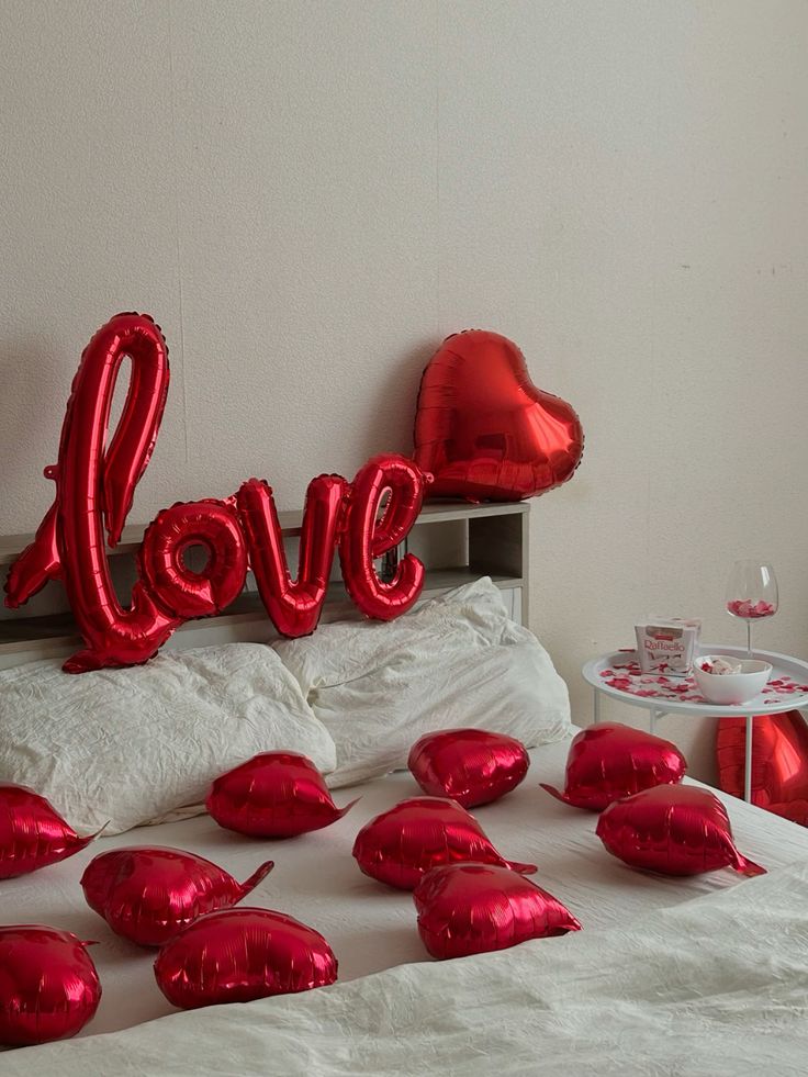 Μεγάλο κόκκινο μπαλόνι “LOVE”